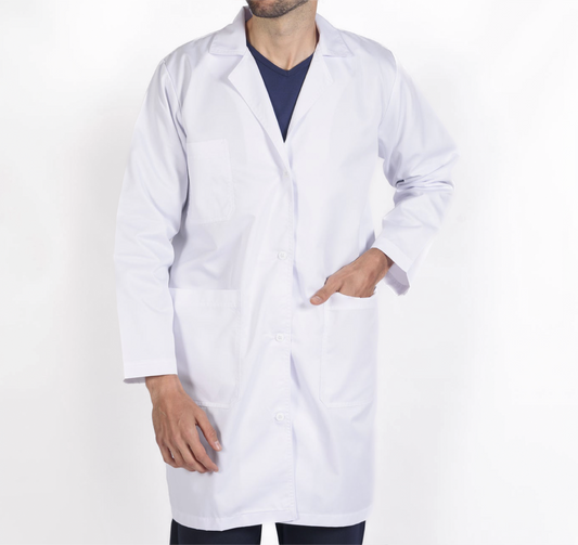 Bata personalizada en tela antifluido, ideal para clínicas, laboratorios, hospitales y empresas que requieren protección ligera y presentación profesional – Stamparbq Tiltex.