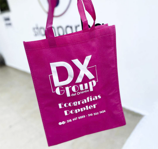 Bolsa personalizada en tela quirúrgica, impermeable y ecológica, ideal para campañas institucionales, clínicas, ferias y eventos promocionales – Stamparbq Tiltex.