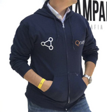 Buzo con capucha y cierre frontal, ideal para uniforme corporativo, dotación empresarial, cómodo, personalizable, con bolsillos y horma unisex.