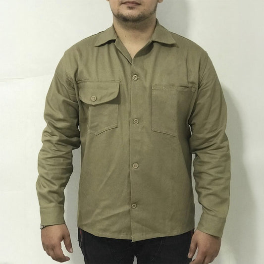 Camisa operativa en tela drill con cuello sport, ideal para trabajo industrial, uniforme resistente, dotación operativa y actividades de campo.
