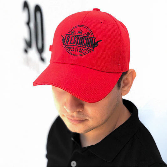 Gorra personalizada en tela drill, resistente y cómoda, perfecta para dotaciones empresariales, campañas promocionales y eventos al aire libre – Stamparbq Tiltex.