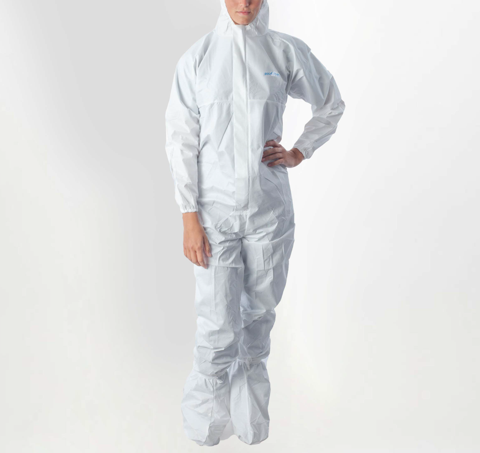 Overol personalizado en tela antifluido, ideal para personal médico, institucional o técnico que requiere protección contra salpicaduras en entornos laborales exigentes – Stamparbq Tiltex.