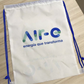 Tula promocional personalizada en tela impermeable, resistente al agua y perfecta para actividades al aire libre, dotaciones empresariales y eventos promocionales – Stamparbq Tiltex.